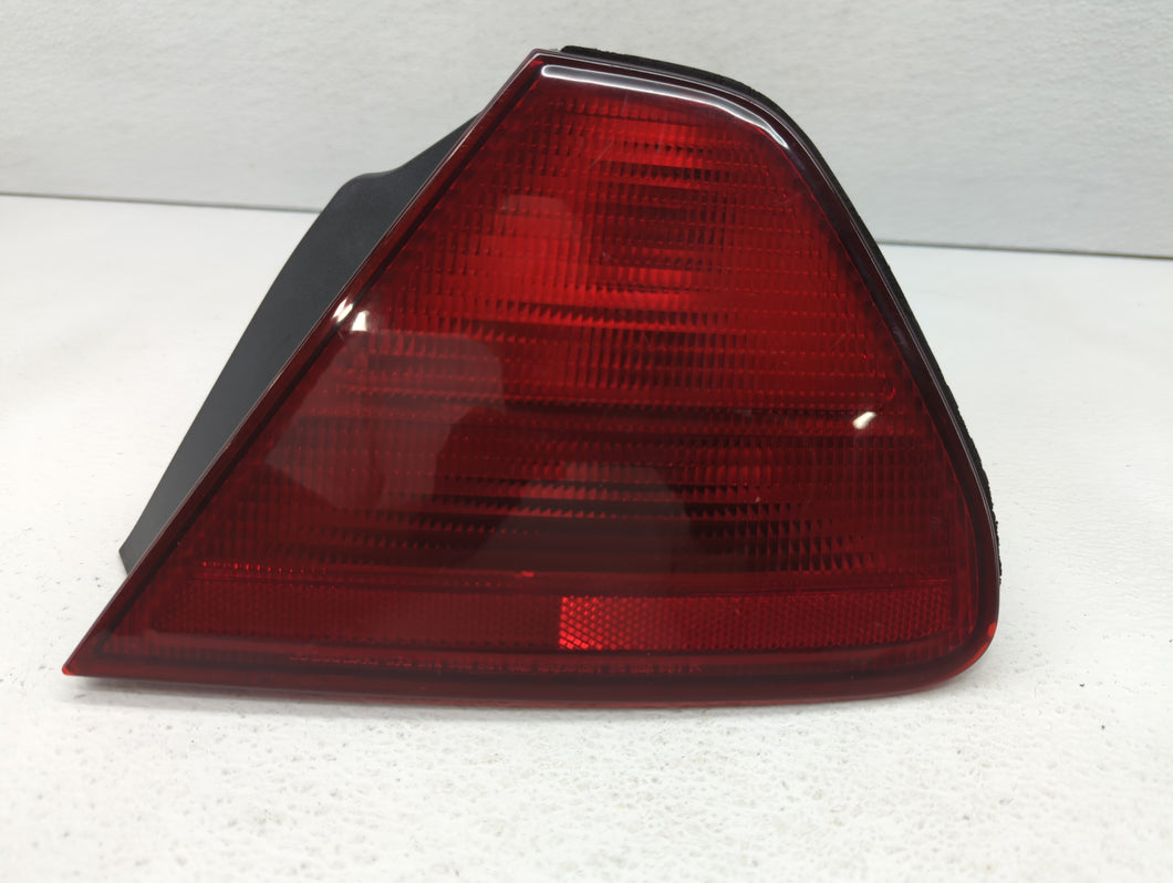 1998-2002 Honda Accord Tail Light Assembly Passenger Right OEM P/N:2VA 938 864 Fits 1998 1999 2000 2001 2002 OEM Used Auto Parts