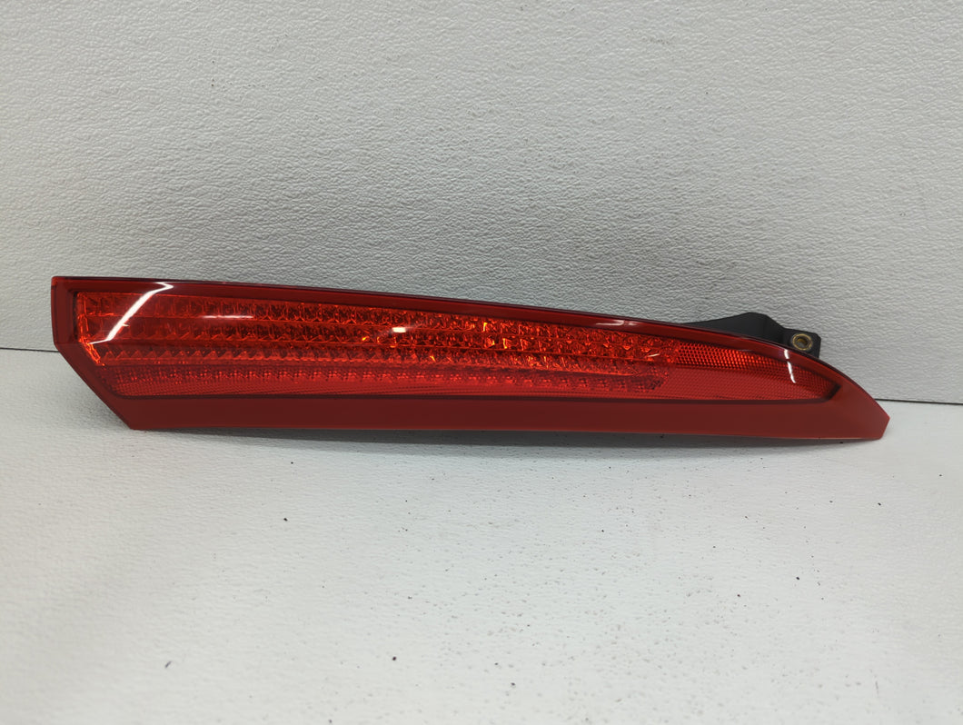 2007-2014 Volvo Xc90 Tail Light Assembly Passenger Right OEM P/N:162656 30698142 Fits 2007 2008 2009 2010 2011 2012 2013 2014 OEM Used Auto Parts