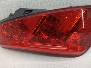 2003-2005 Nissan Murano Tail Light Assembly Passenger Right OEM P/N:220-63698 Fits 2003 2004 2005 OEM Used Auto Parts