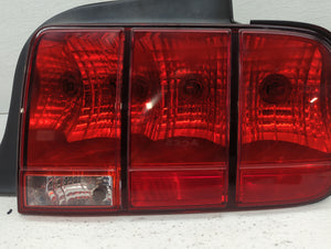 2005-2009 Ford Mustang Tail Light Assembly Passenger Right OEM P/N:4R3T-13A412-G28 8R33-13B504-AB Fits 2005 2006 2007 2008 2009 OEM Used Auto Parts