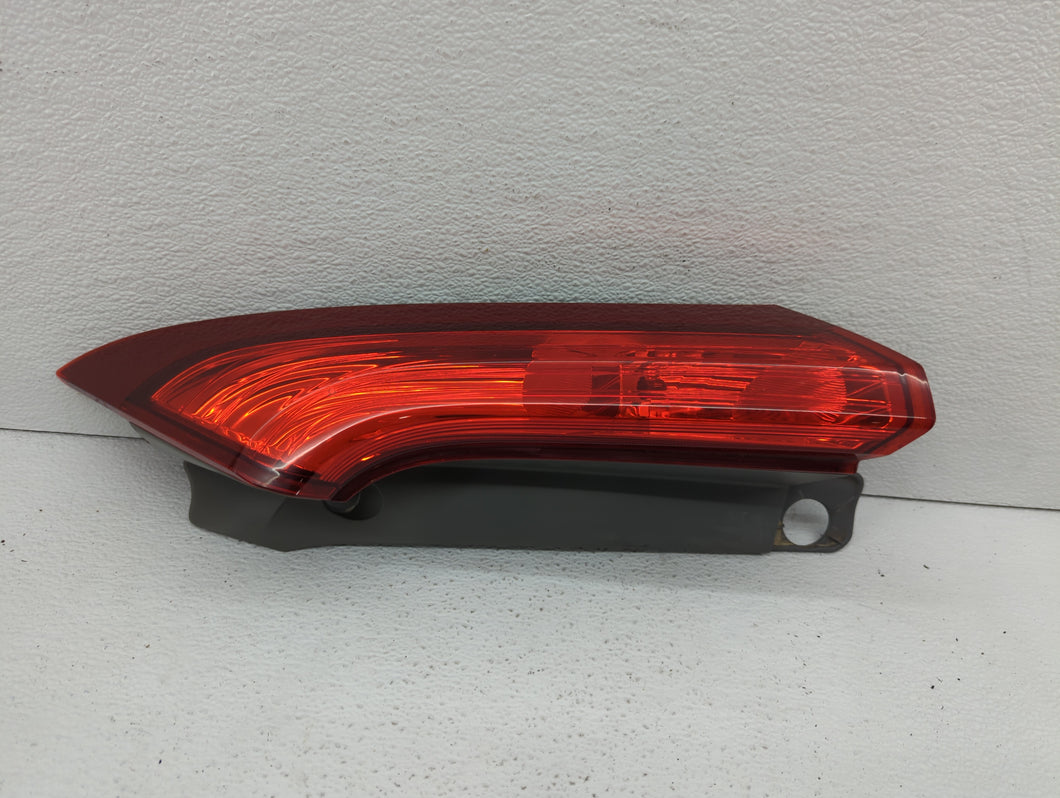 2012-2014 Honda Cr-V Tail Light Assembly Passenger Right OEM P/N:UA21CXT0AAA0 UB24DXT0AAA0 Fits 2012 2013 2014 OEM Used Auto Parts