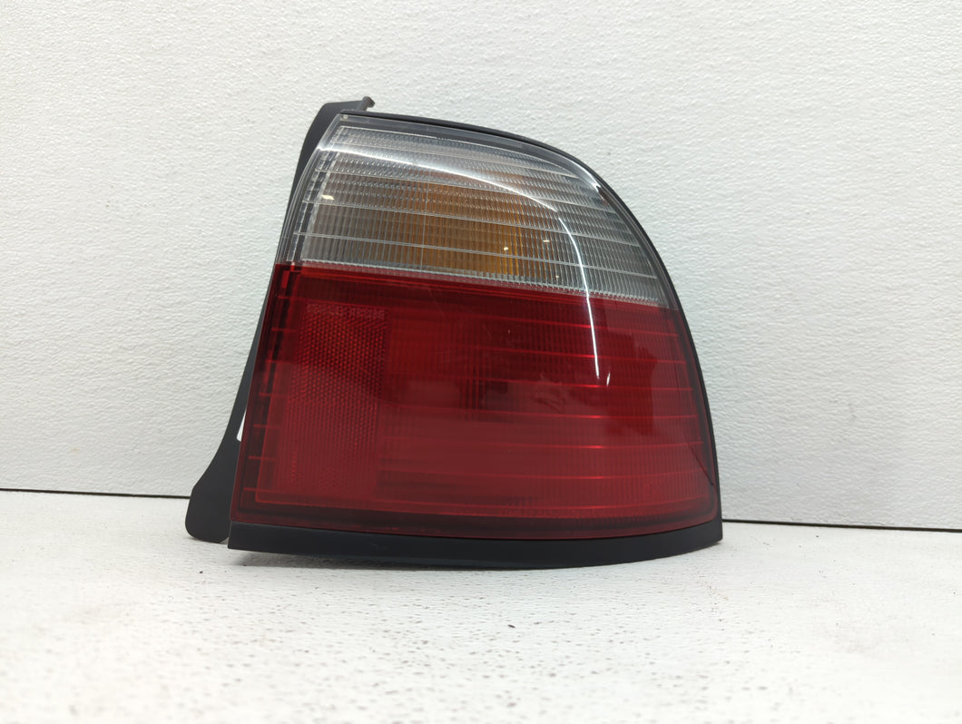 1996-1997 Honda Accord Tail Light Assembly Passenger Right OEM P/N:043-1285 Fits 1996 1997 OEM Used Auto Parts