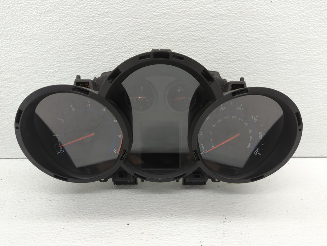 2013-2014 Chevrolet Cruze Instrument Cluster Speedometer Gauges P/N:95216802 95129378 Fits 2013 2014 OEM Used Auto Parts