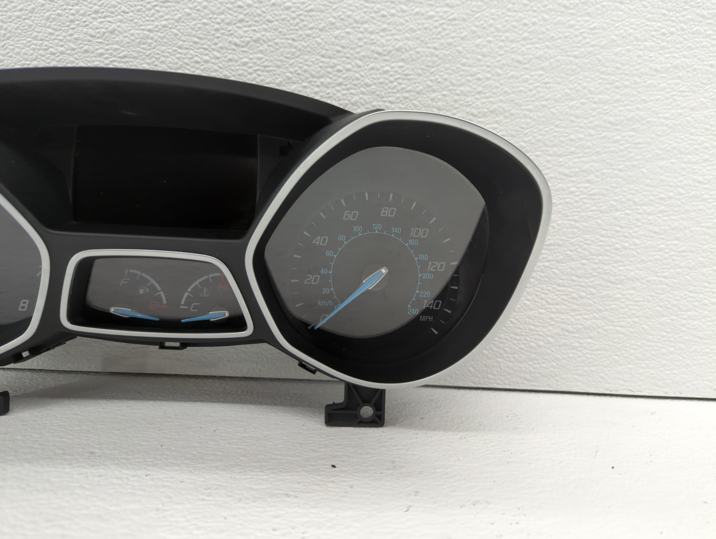 2013-2014 Ford Focus Instrument Cluster Speedometer Gauges P/N:CM5T-10849-CTC CM5T-10849-CTB Fits 2013 2014 OEM Used Auto Parts - Oemusedautoparts1.com