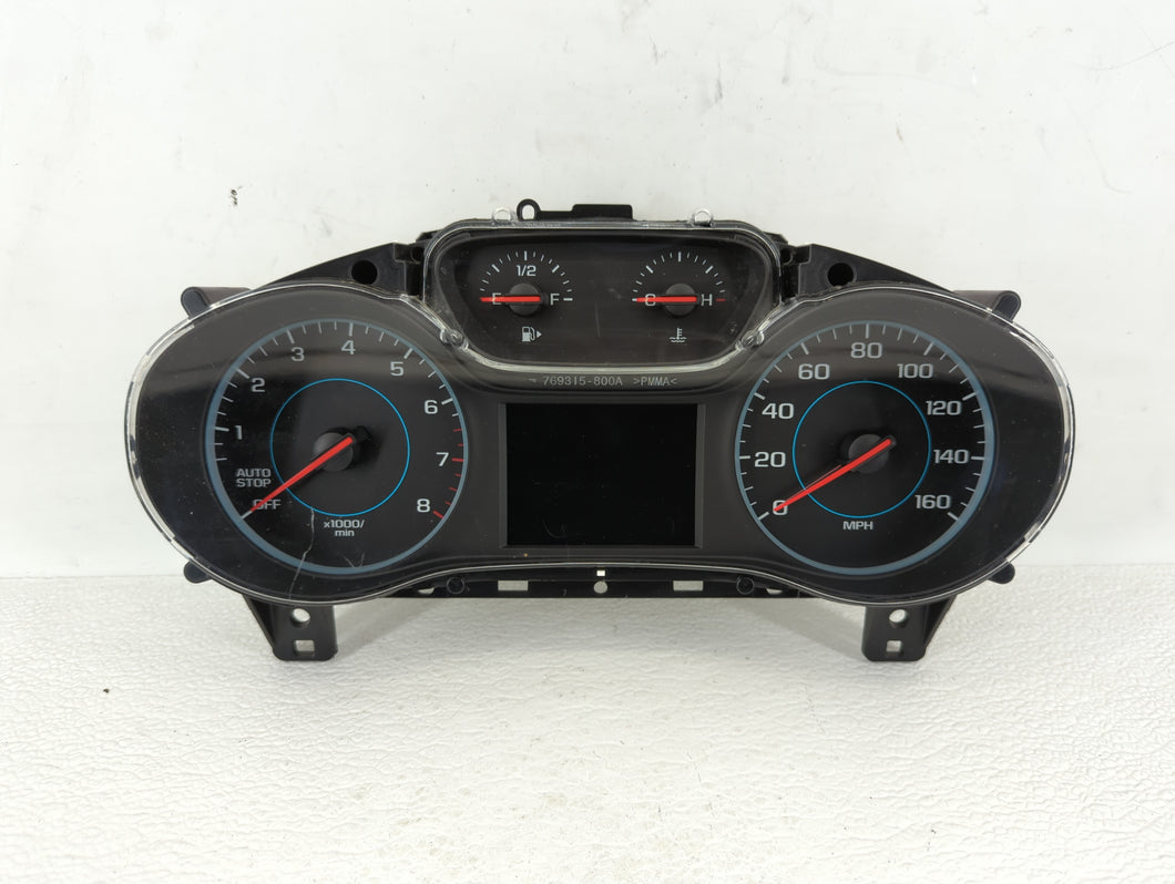 2017-2018 Chevrolet Cruze Instrument Cluster Speedometer Gauges P/N:39084636 Fits 2017 2018 OEM Used Auto Parts