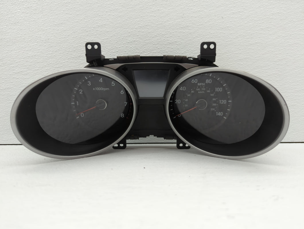 2010-2013 Hyundai Tucson Instrument Cluster Speedometer Gauges P/N:94001-2S570 94001-2S575 Fits 2010 2011 2012 2013 OEM Used Auto Parts