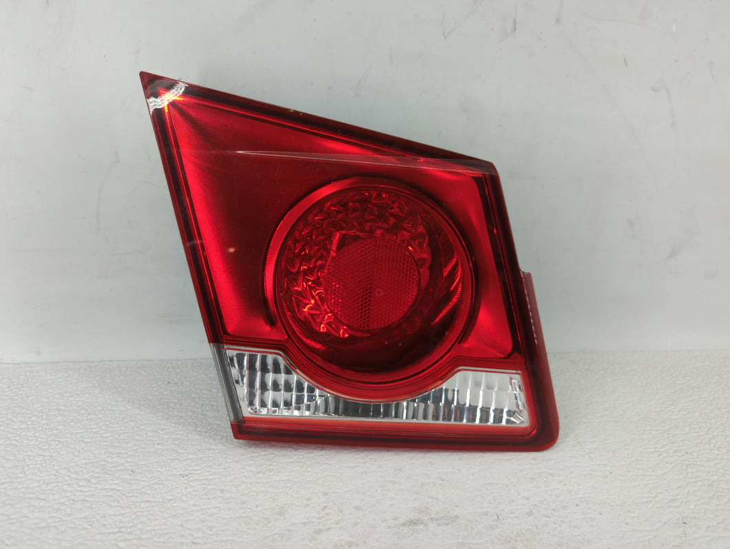 2011-2016 Chevrolet Cruze Tail Light Assembly Driver Left OEM P/N:3057KLCP Fits 2011 2012 2013 2014 2015 2016 OEM Used Auto Parts