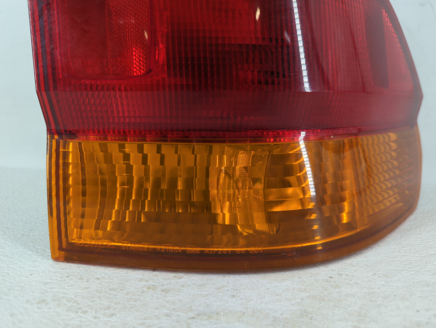 2002-2004 Honda Odyssey Tail Light Assembly Passenger Right OEM P/N:017440 Fits 2002 2003 2004 OEM Used Auto Parts - Oemusedautoparts1.com