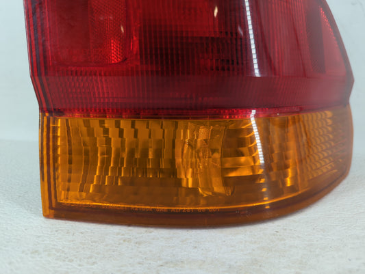2002-2004 Honda Odyssey Tail Light Assembly Passenger Right OEM P/N:017440 Fits 2002 2003 2004 OEM Used Auto Parts