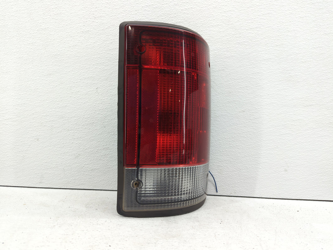 2007-2008 Ford E-350 Econoline Tail Light Assembly Passenger Right OEM P/N:44ZH815A 9C24-13404-AC Fits OEM Used Auto Parts