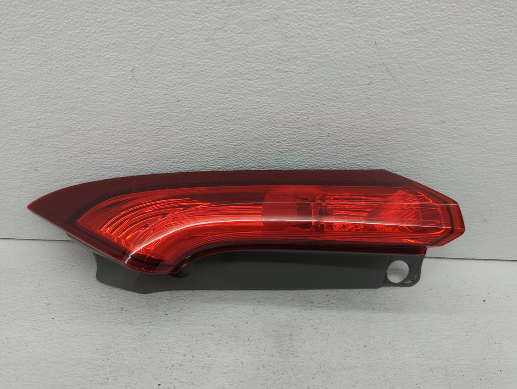 2012-2014 Honda Cr-V Tail Light Assembly Passenger Right OEM P/N:UB10CZT0AAA0 UE23CXT0AAA0 Fits 2012 2013 2014 OEM Used Auto Parts