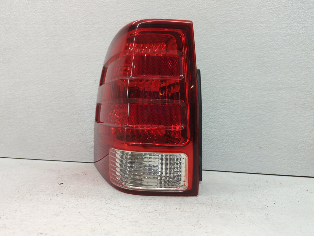 2005 Ford Expedition Tail Light Assembly Driver Left OEM P/N:2LIX-13B505-A Fits OEM Used Auto Parts