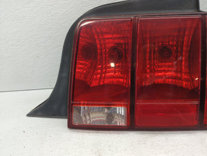 2005-2009 Ford Mustang Tail Light Assembly Passenger Right OEM P/N:4R3T-13A412-G28 8R33-13B504-AB Fits 2005 2006 2007 2008 2009 OEM Used Auto Parts