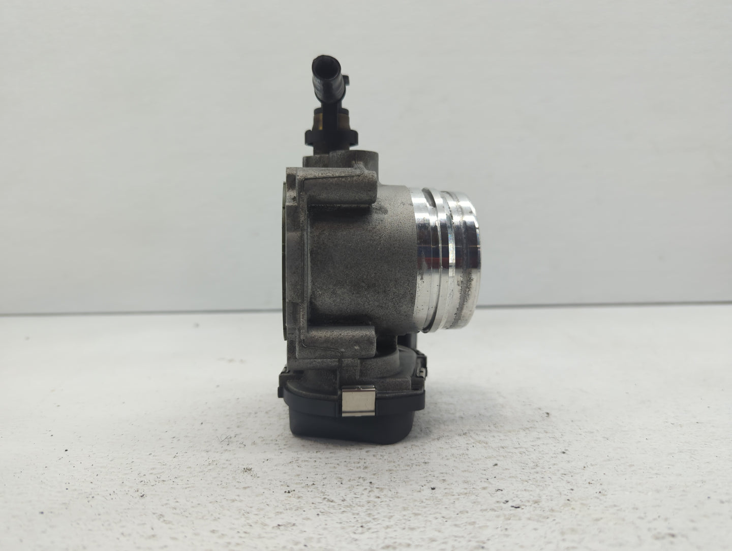 2012-2015 Bmw X1 Throttle Body P/N:1354 7588625-04 1354 7588625-03 Fits 2012 2013 2014 2015 2016 2017 2018 OEM Used Auto Parts - Oemusedautoparts1.com