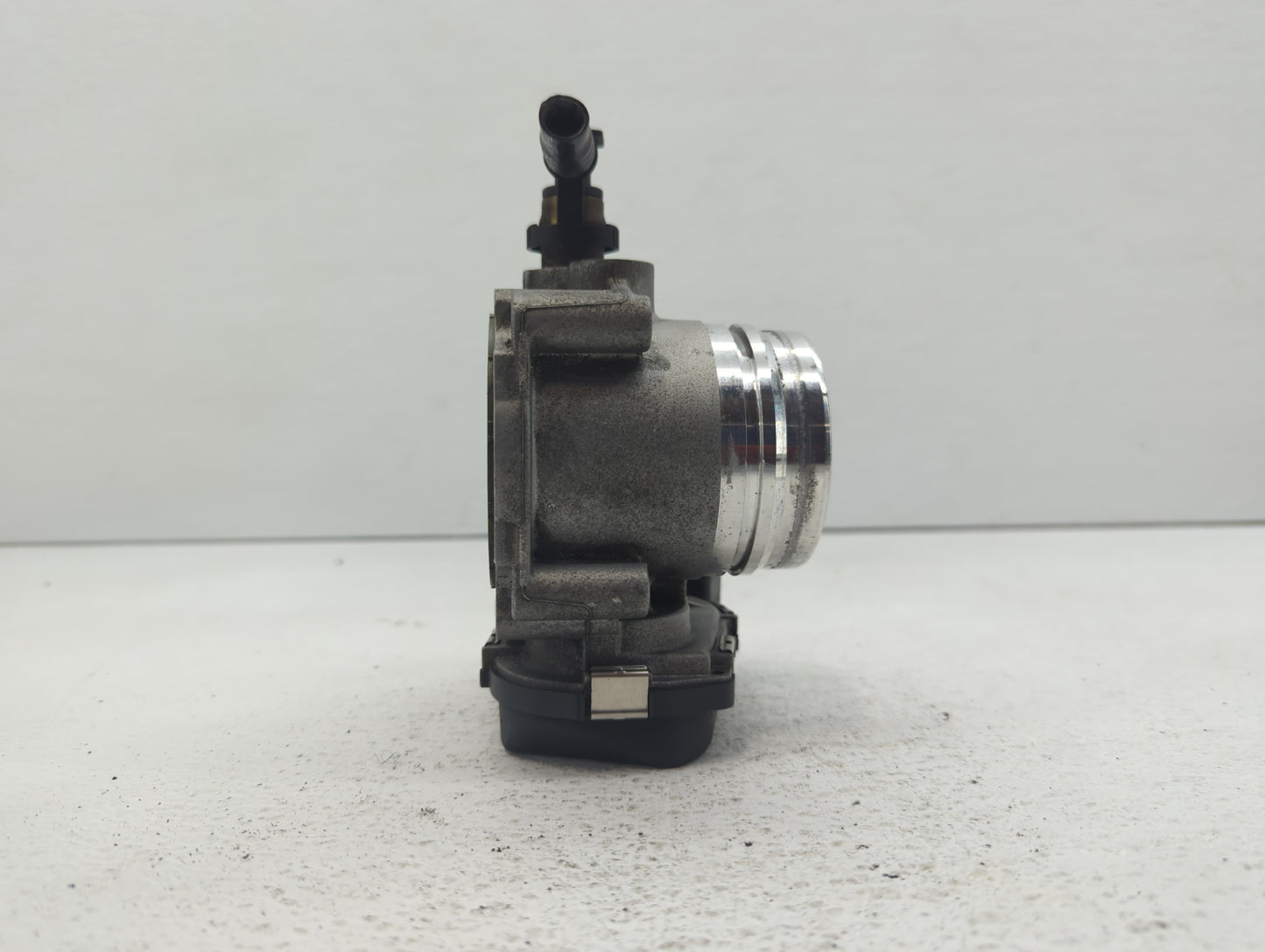 2012-2015 Bmw X1 Throttle Body P/N:1354 7588625-04 1354 7588625-03 Fits 2012 2013 2014 2015 2016 2017 2018 OEM Used Auto Parts - Oemusedautoparts1.com