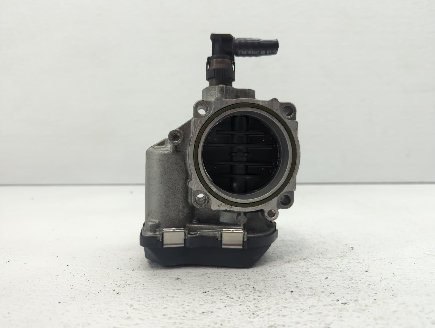 2012-2015 Bmw X1 Throttle Body P/N:1354 7588625-04 1354 7588625-03 Fits 2012 2013 2014 2015 2016 2017 2018 OEM Used Auto Parts - Oemusedautoparts1.com