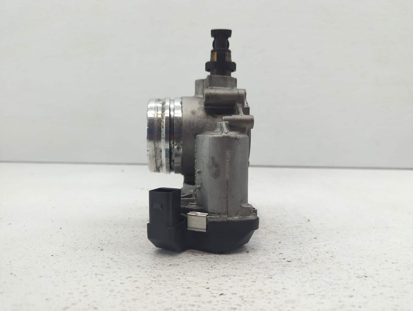 2012-2015 Bmw X1 Throttle Body P/N:1354 7588625-04 1354 7588625-03 Fits 2012 2013 2014 2015 2016 2017 2018 OEM Used Auto Parts - Oemusedautoparts1.com