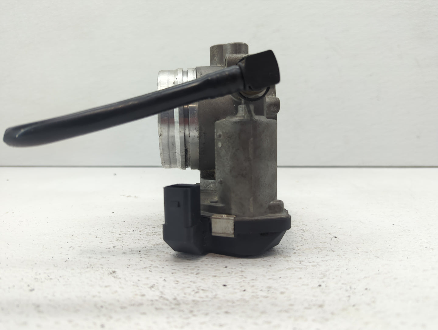 2010-2017 Bmw 535i Throttle Body P/N:1354 7597871-01 1354 7597871-03 Fits 2010 2011 2012 2013 2014 2015 2016 2017 2018 2019 2020 OEM Used Auto Parts - Oemusedautoparts1.com