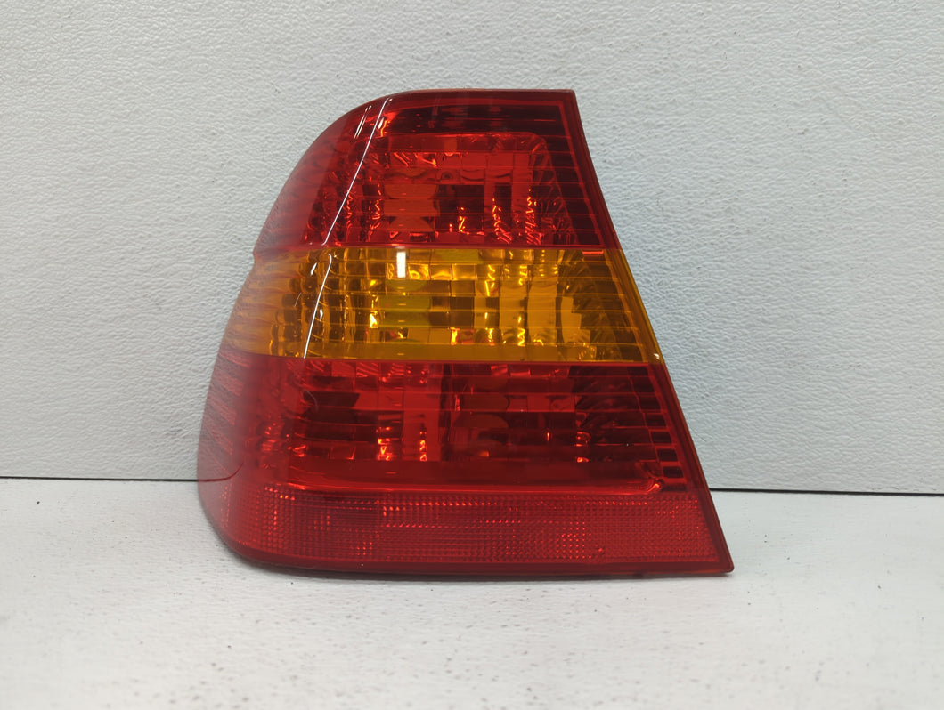 2002-2005 Bmw 330i Tail Light Assembly Driver Left OEM P/N:6 907 933 Fits 2002 2003 2004 2005 OEM Used Auto Parts