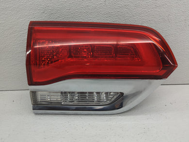 2015-2021 Jeep Grand Cherokee Tail Light Assembly Passenger Right OEM P/N:P68110047AD Fits 2015 2016 2017 2018 2019 2020 2021 OEM Used Auto Parts