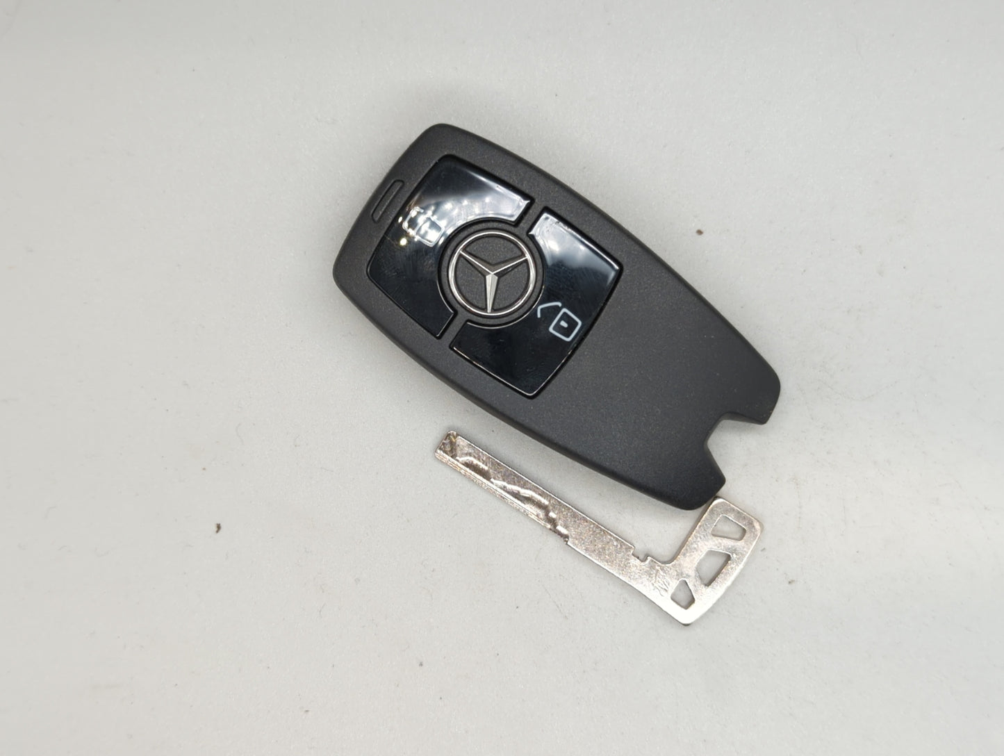 Mercedes-Benz Keyless Entry Remote Fob GDM3 A9079052808 Q01 | A9079052808Q01 - Oemusedautoparts1.com