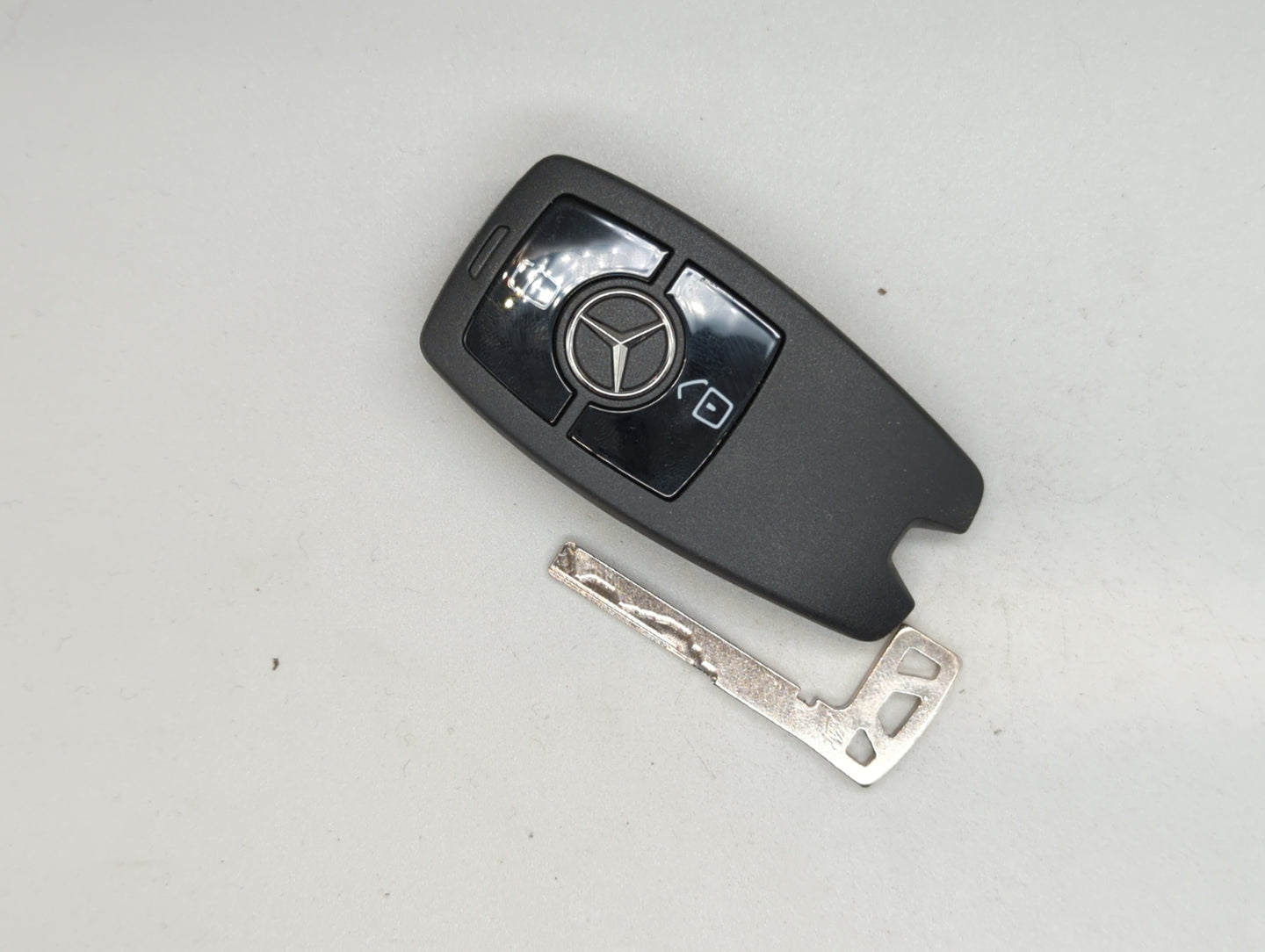 Mercedes-Benz Keyless Entry Remote Fob GDM3 A9079052808 Q01 | A9079052808Q01 - Oemusedautoparts1.com