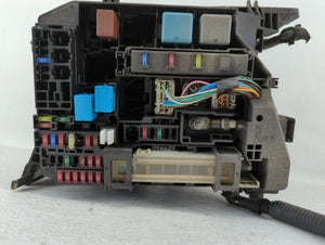 2009-2010 Pontiac Vibe Fusebox Fuse Box Panel Relay Module P/N:82662-02270 Fits 2009 2010 OEM Used Auto Parts