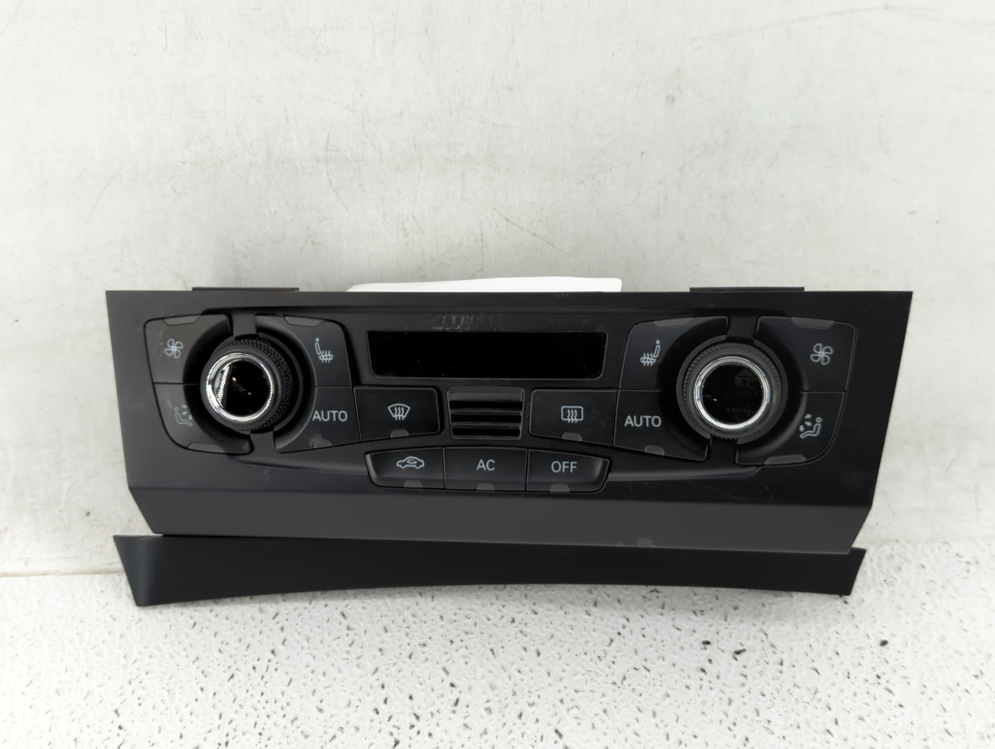 2008-2013 Audi S5 Climate Control Module Temperature AC/Heater Replacement P/N:8T1 820 043 AA 8T1 820 043 AK Fits OEM Used Auto Parts - Oemusedautoparts1.com
