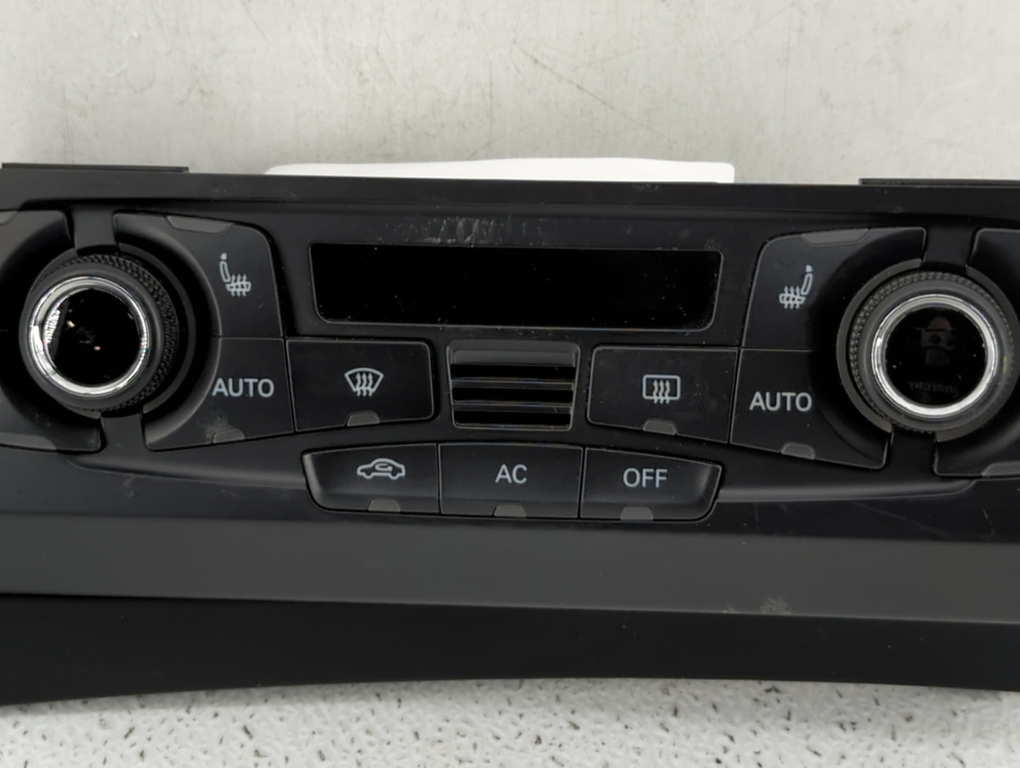 2008-2013 Audi S5 Climate Control Module Temperature AC/Heater Replacement P/N:8T1 820 043 AA 8T1 820 043 AK Fits OEM Used Auto Parts - Oemusedautoparts1.com