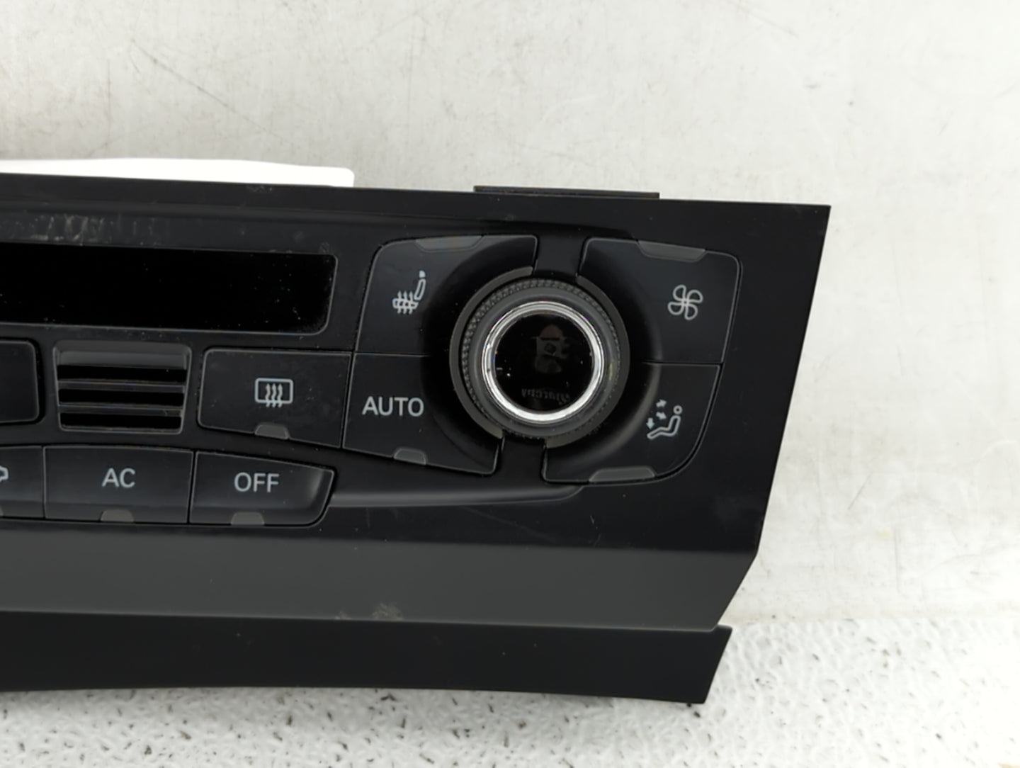 2008-2013 Audi S5 Climate Control Module Temperature AC/Heater Replacement P/N:8T1 820 043 AA 8T1 820 043 AK Fits OEM Used Auto Parts - Oemusedautoparts1.com