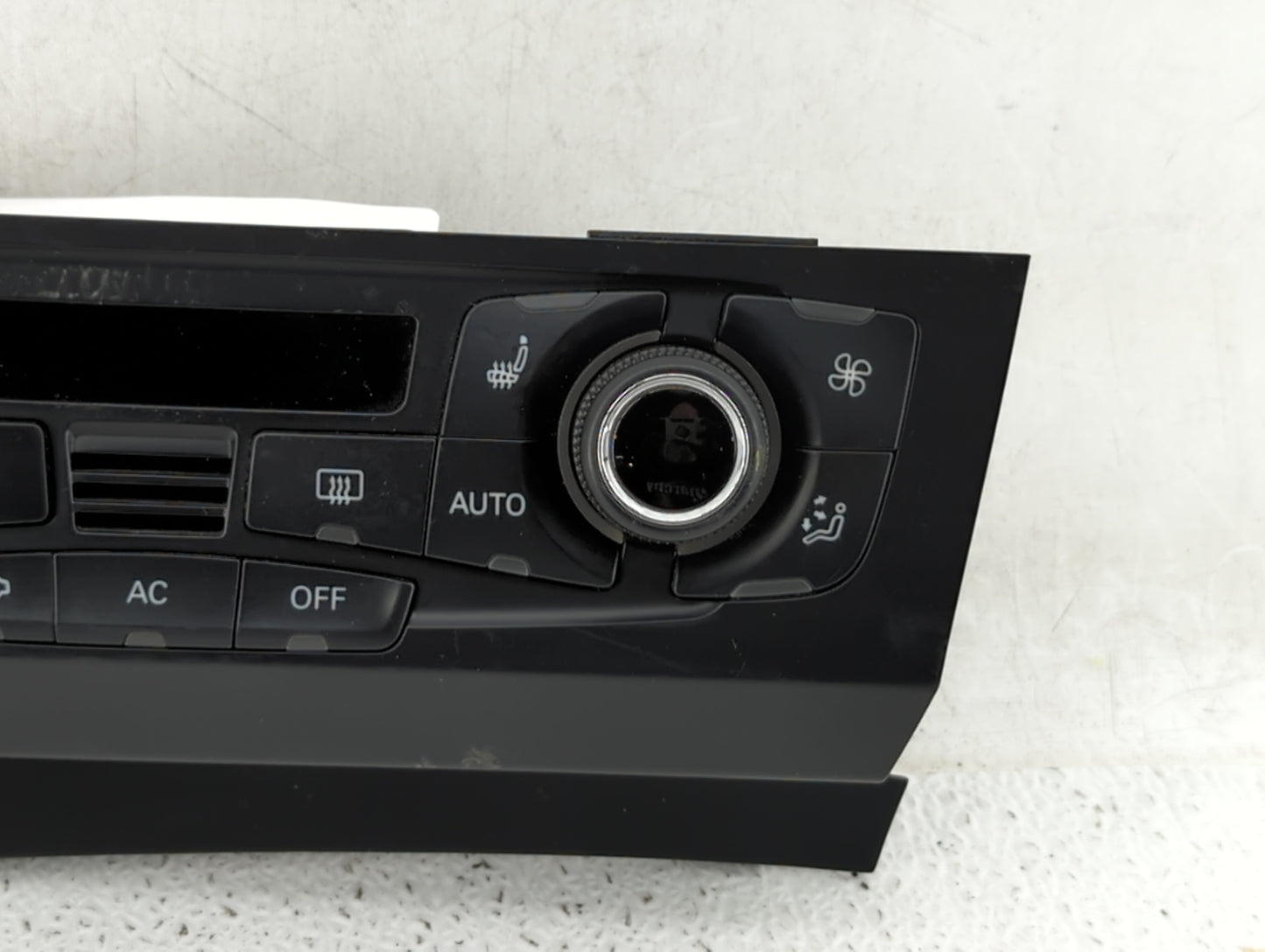 2008-2013 Audi S5 Climate Control Module Temperature AC/Heater Replacement P/N:8T1 820 043 AA 8T1 820 043 AK Fits OEM Used Auto Parts - Oemusedautoparts1.com