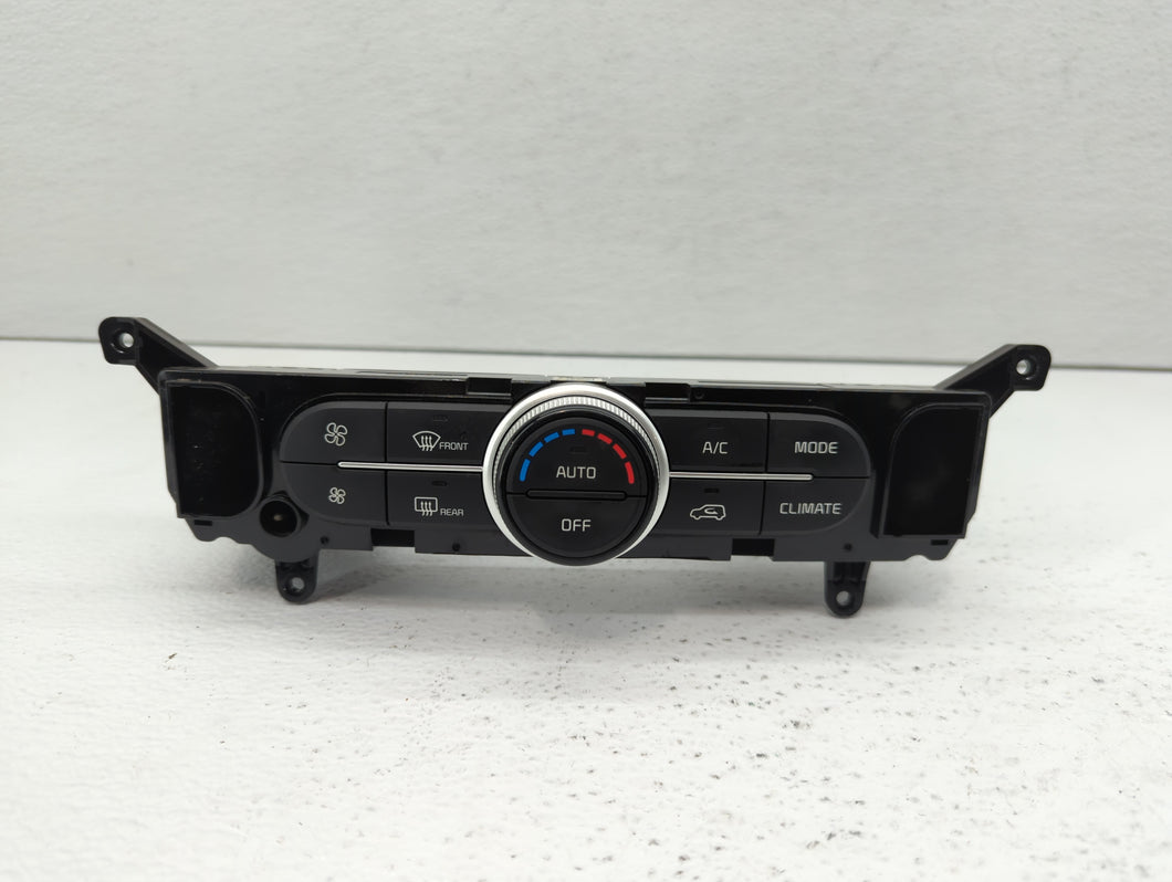 2017-2019 Kia Soul Climate Control Module Temperature AC/Heater Replacement P/N:97250-B2DQ1CA 97250-B2GQ1CA Fits 2017 2018 2019 OEM Used Auto Parts