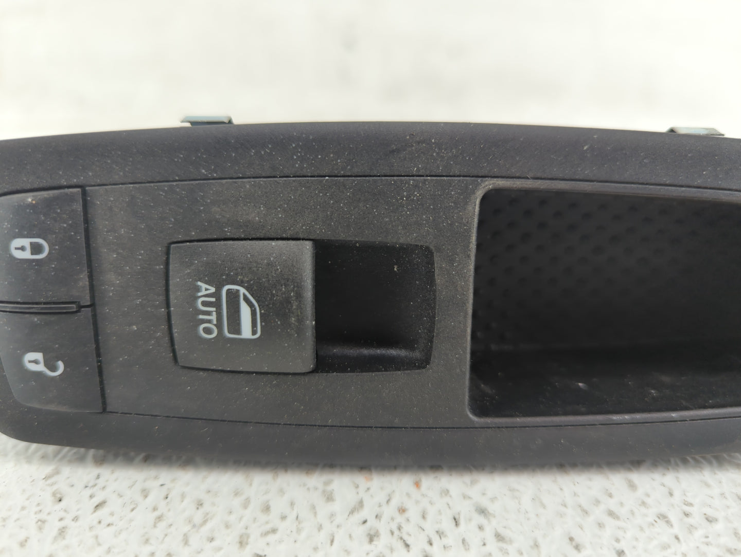 2017-2022 Jeep Cherokee Master Power Window Switch Replacement Driver Side Left P/N:68268251AC Fits 2017 2018 2019 2020 2021 2022 OEM Used Auto Parts - Oemusedautoparts1.com