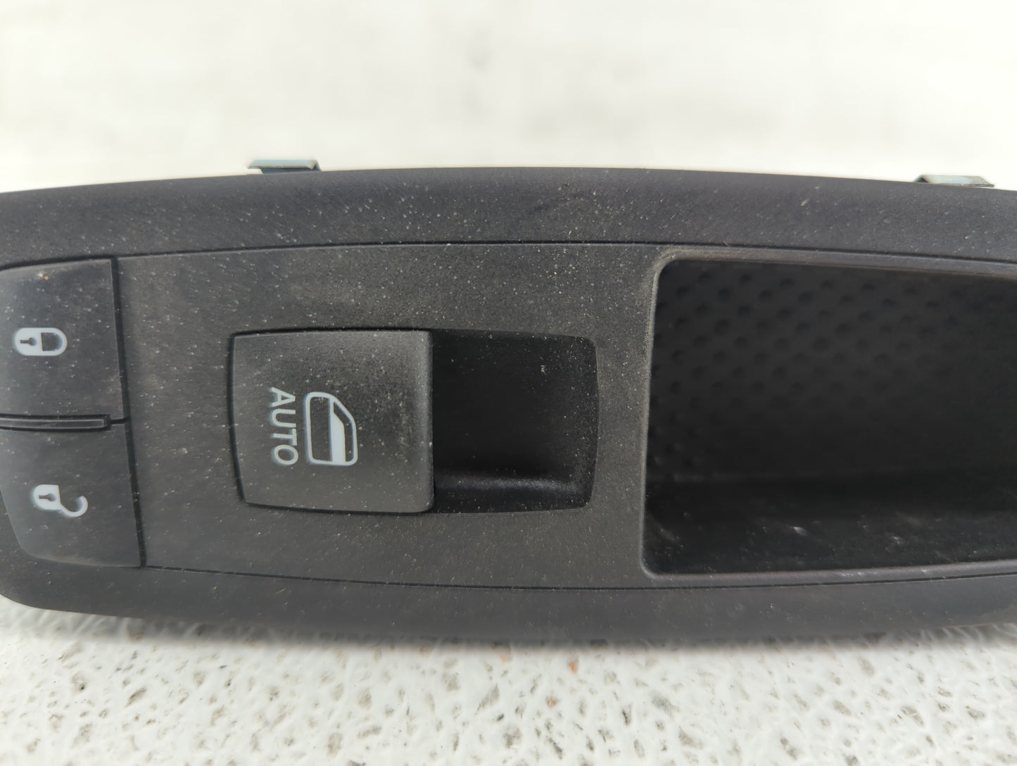 2017-2022 Jeep Cherokee Master Power Window Switch Replacement Driver Side Left P/N:68268251AC Fits 2017 2018 2019 2020 2021 2022 OEM Used Auto Parts - Oemusedautoparts1.com