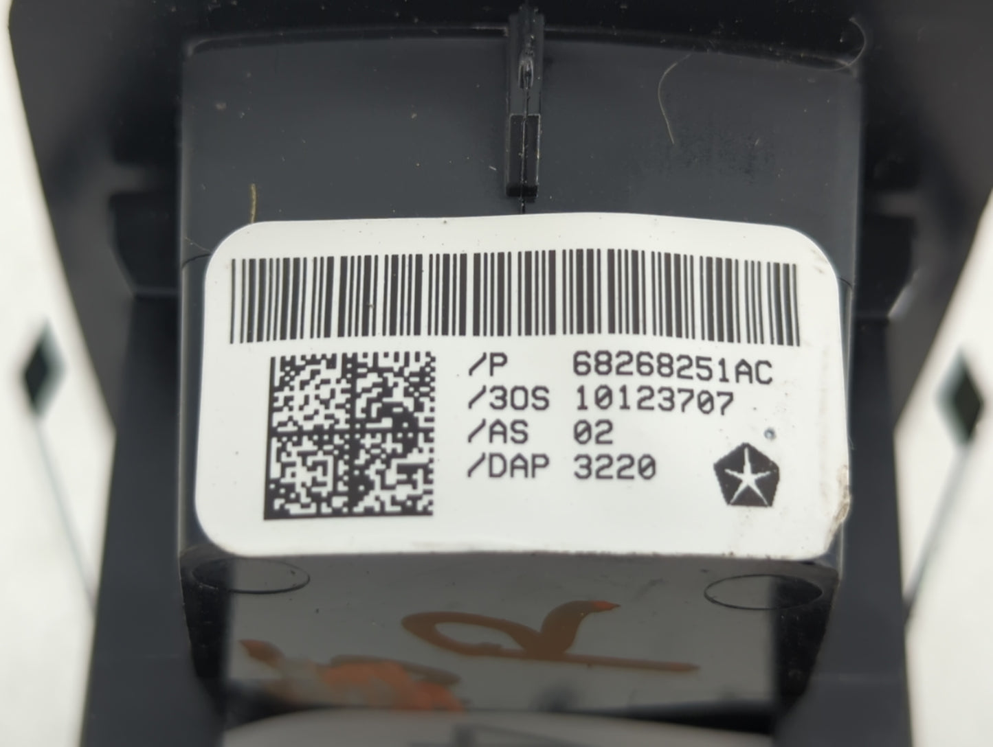 2017-2022 Jeep Cherokee Master Power Window Switch Replacement Driver Side Left P/N:68268251AC Fits 2017 2018 2019 2020 2021 2022 OEM Used Auto Parts - Oemusedautoparts1.com