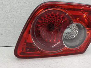 2003-2005 Mazda 6 Tail Light Assembly Passenger Right OEM P/N:2TZ 950 200 2TZ950200 Fits 2003 2004 2005 OEM Used Auto Parts