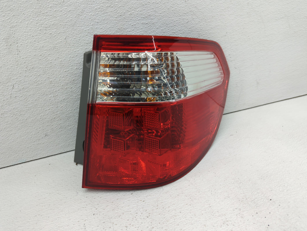 2005-2006 Honda Odyssey Tail Light Assembly Passenger Right OEM Fits 2005 2006 OEM Used Auto Parts