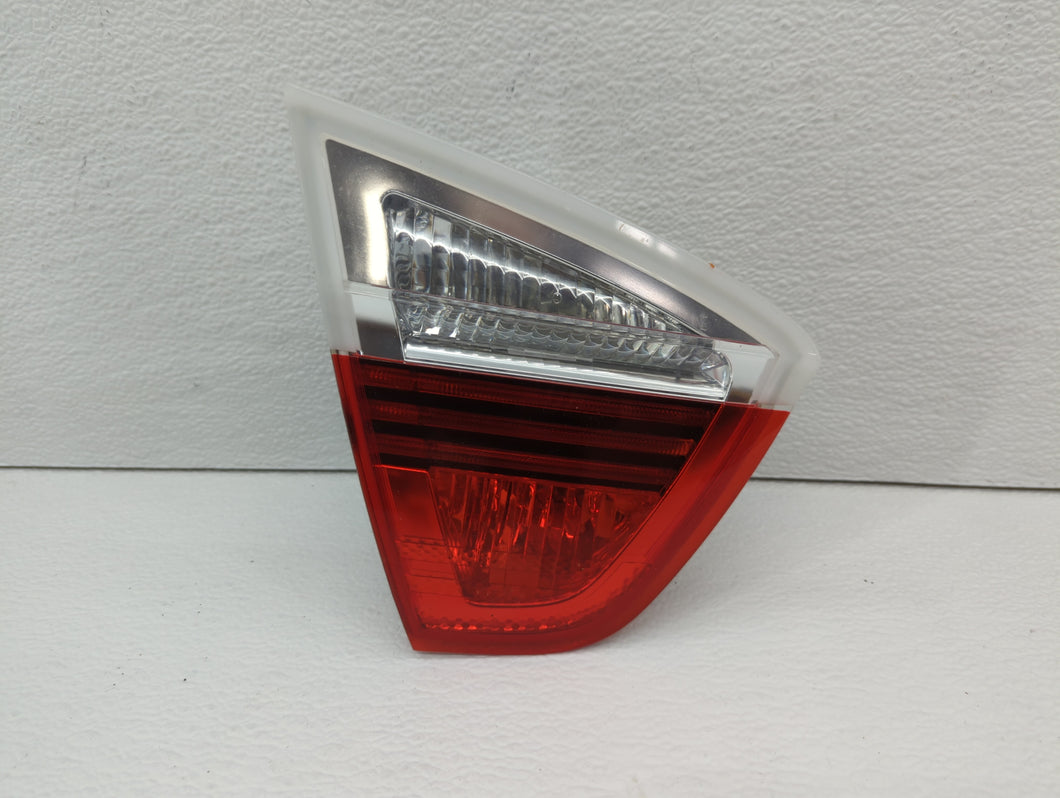 2006 Bmw 330i Tail Light Assembly Driver Left OEM P/N:6 937 459 7 161 955 Fits 2007 2008 OEM Used Auto Parts