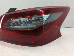 2004-2009 Cadillac Srx Tail Light Assembly Passenger Right OEM P/N:25936964 25763468 Fits 2004 2005 2006 2007 2008 2009 OEM Used Auto Parts