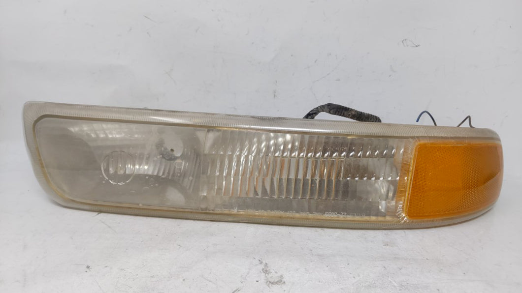 2000-2006 Chevrolet Suburban 1500 Passenger Right Oem Fog Light Lamp - Oemusedautoparts1.com