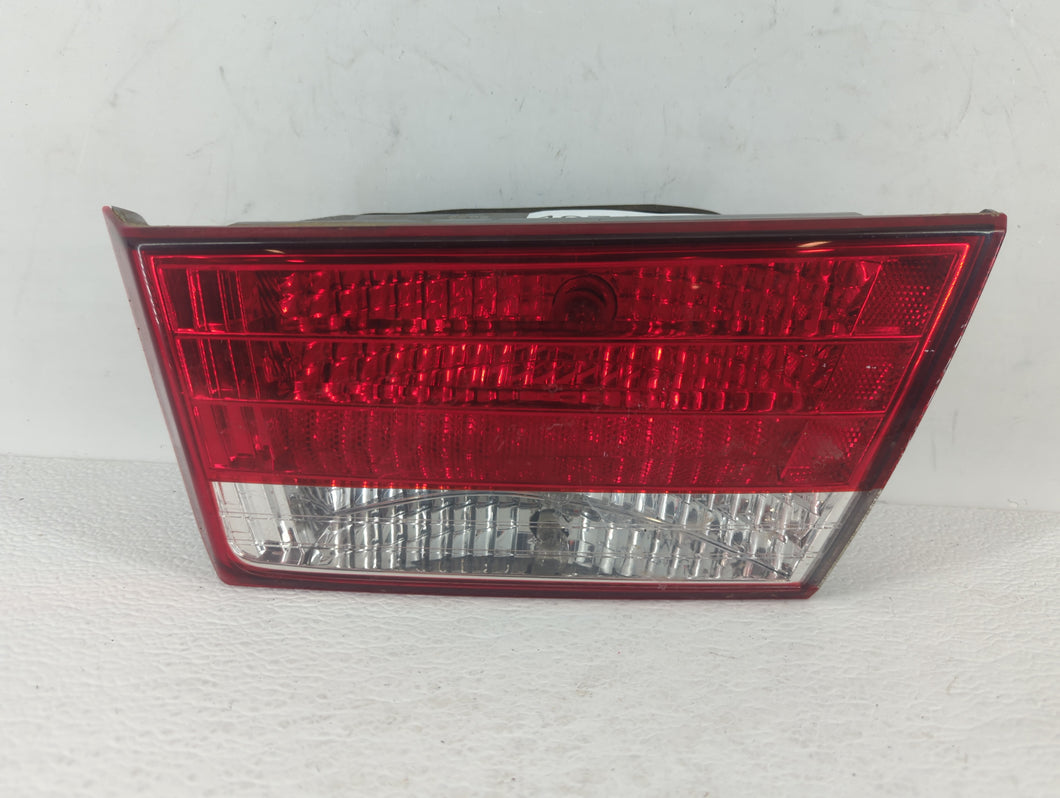 2006-2008 Hyundai Sonata Tail Light Assembly Passenger Right OEM P/N:92404-0A0 Fits 2006 2007 2008 OEM Used Auto Parts