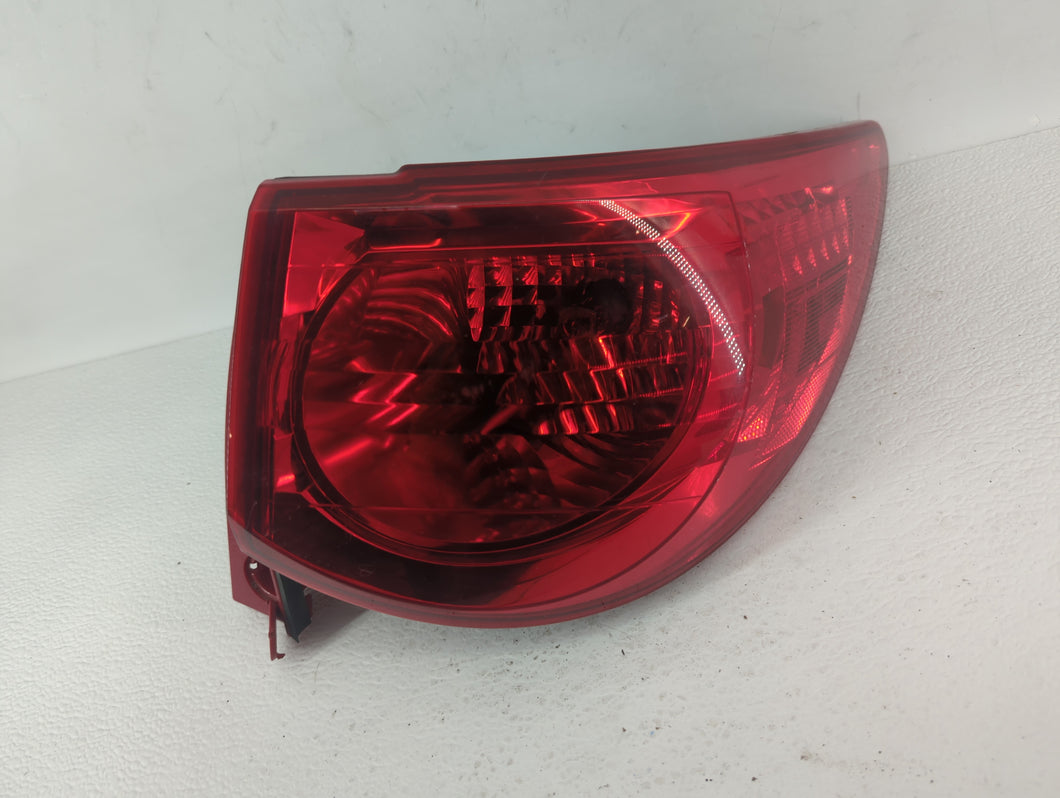 2011 Chevrolet Traverse Tail Light Assembly Passenger Right OEM P/N:94T469489 ZFY-00928-GM Fits OEM Used Auto Parts