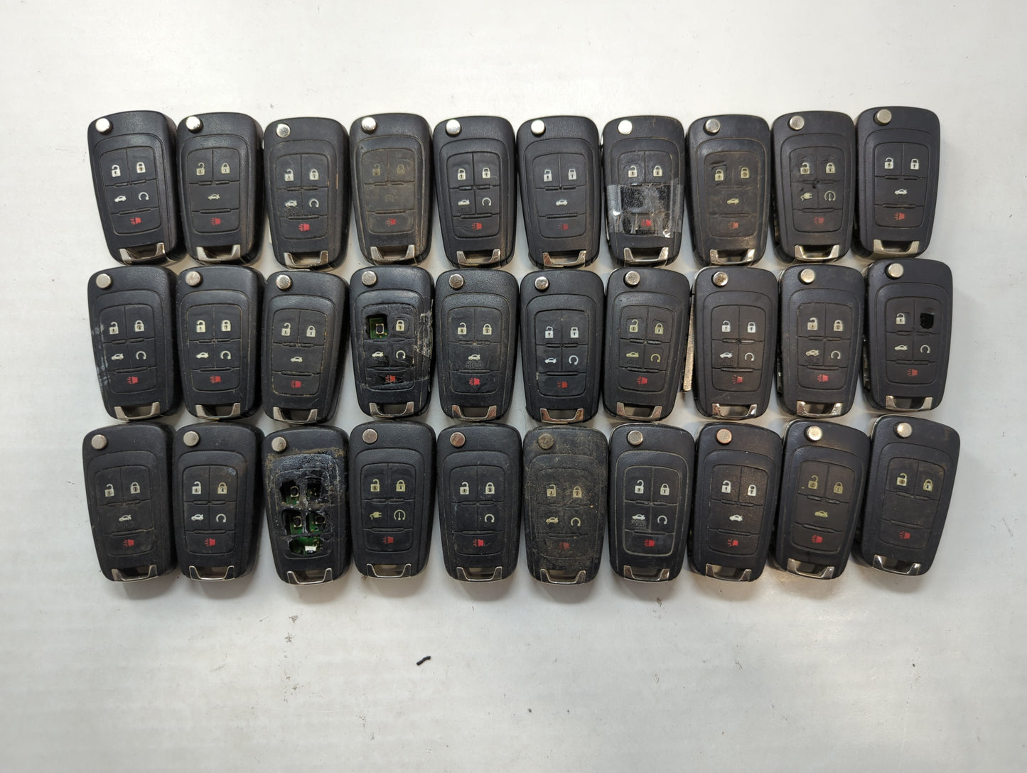Lot of 30 Chevrolet Keyless Entry Remote Fob MIXED FCC IDS MIXED PART - Oemusedautoparts1.com