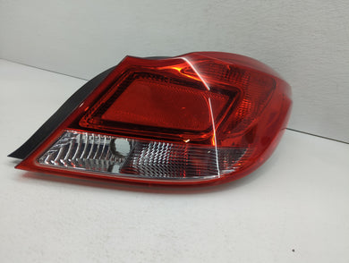2011-2013 Buick Regal Tail Light Assembly Passenger Right OEM P/N:171305 Fits 2011 2012 2013 OEM Used Auto Parts