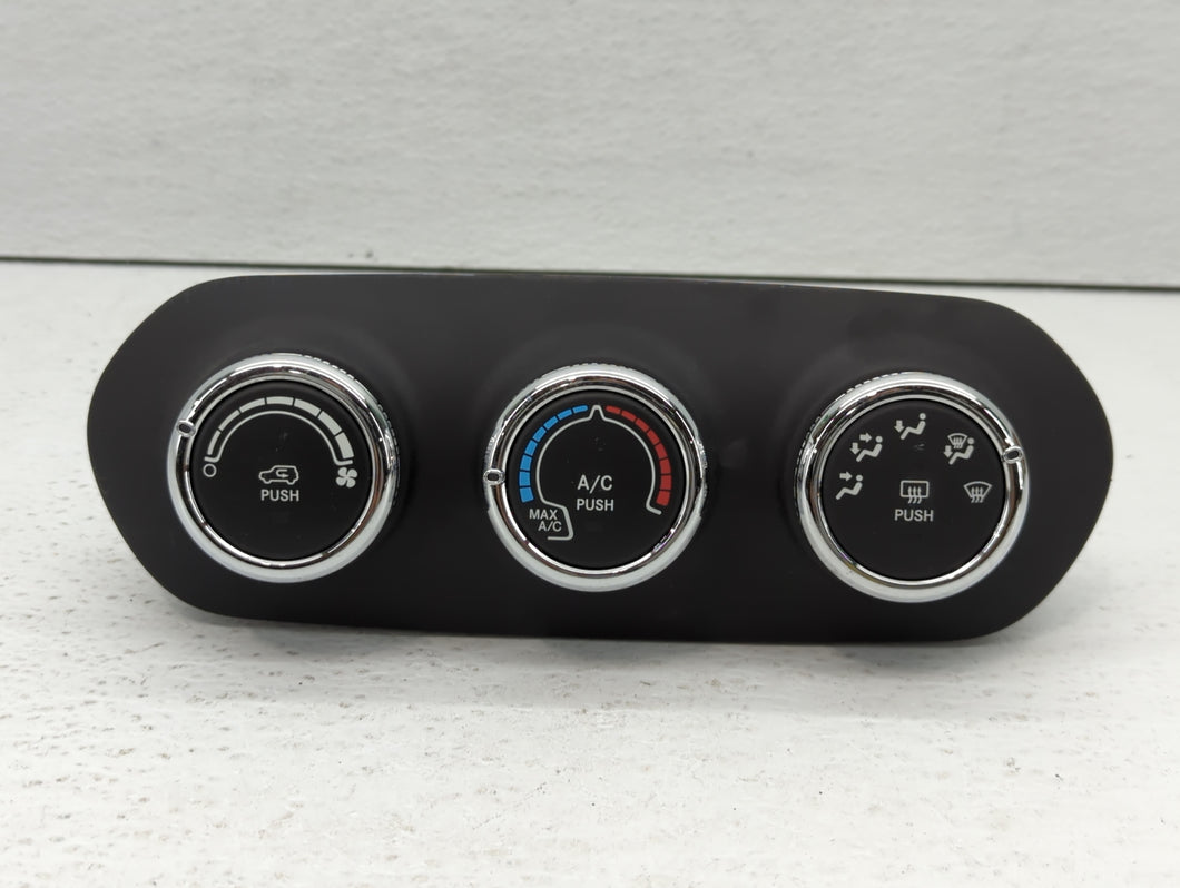2015 Jeep Renegade Climate Control Module Temperature AC/Heater Replacement P/N:735634904 Fits OEM Used Auto Parts
