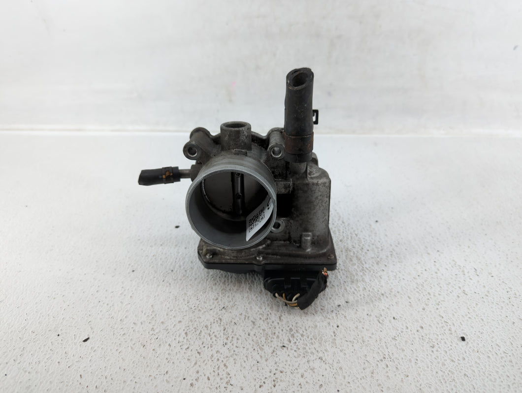 2012-2017 Hyundai Veloster Throttle Body P/N:35100-2B300 Fits 2012 2013 2014 2015 2016 2017 2018 2019 OEM Used Auto Parts