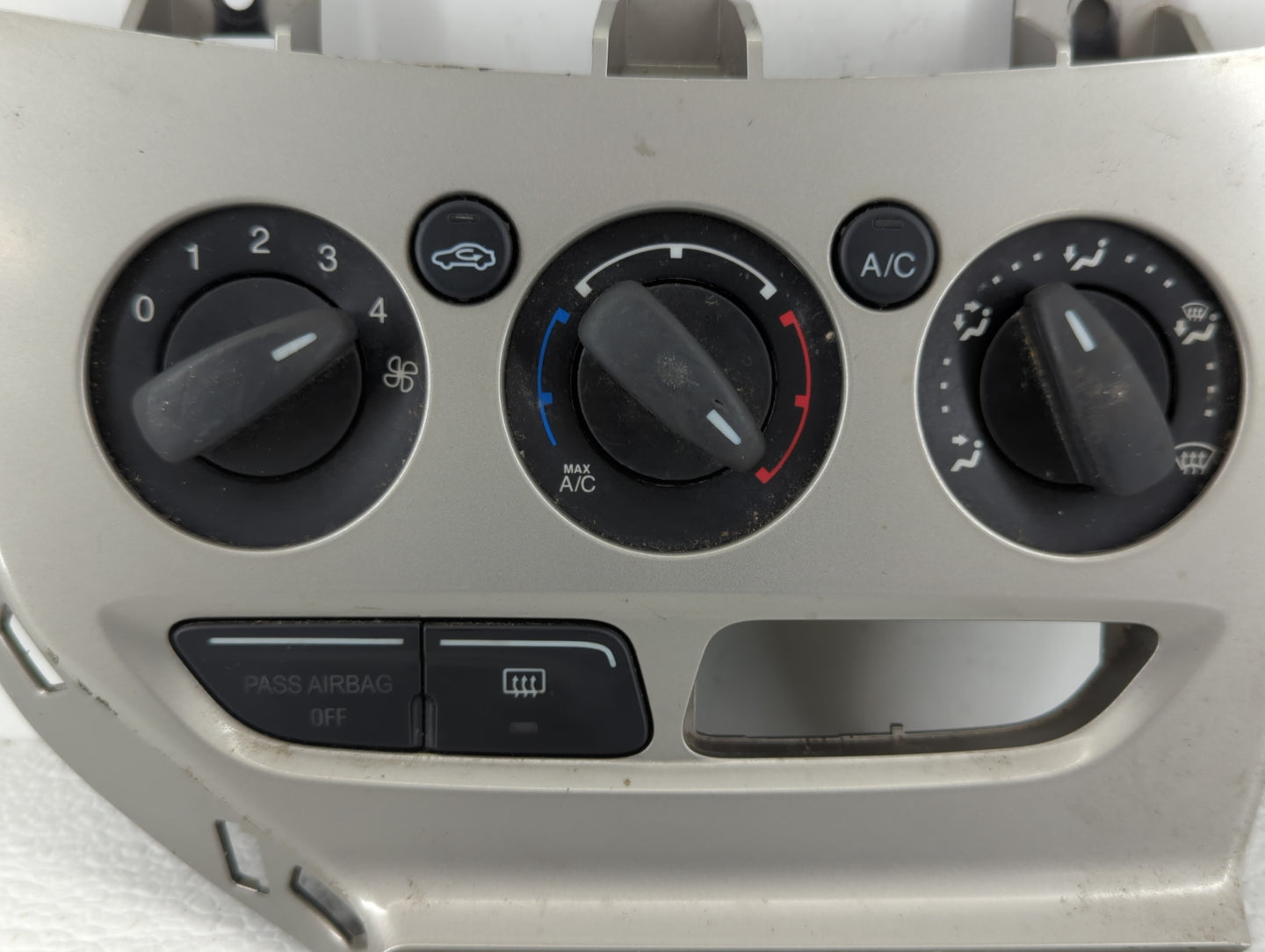2013-2014 Ford Focus Climate Control Module Temperature AC/Heater Replacement P/N:CM5T-19980-AE Fits 2013 2014 OEM Used Auto Parts - Oemusedautoparts1.com
