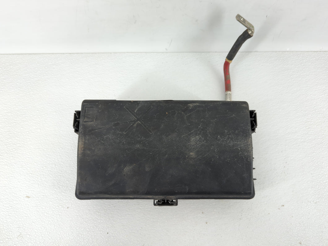 2013-2016 Chevrolet Equinox Fusebox Fuse Box Panel Relay Module P/N:95216200 Fits 2013 2014 2015 2016 OEM Used Auto Parts