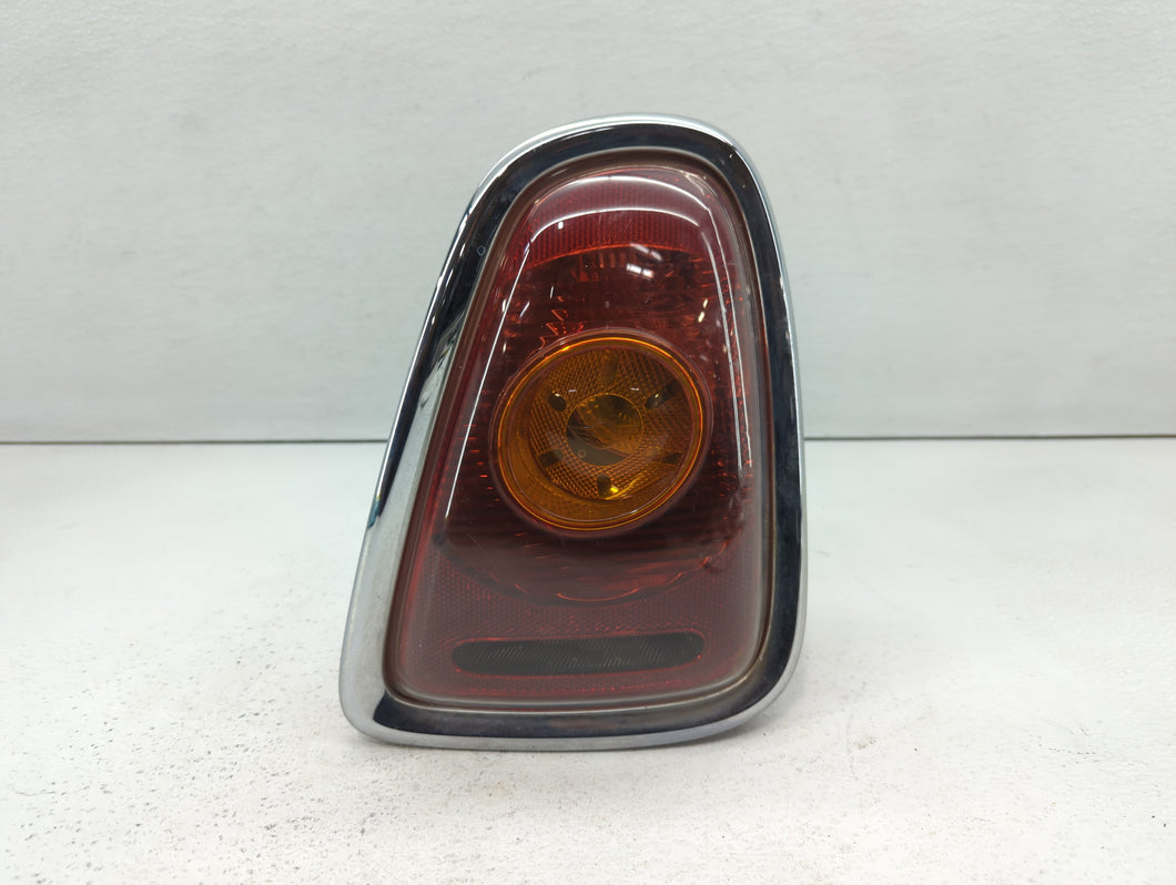 2009 Mini Cooper Tail Light Assembly Passenger Right OEM P/N:2757012 2757010 Fits OEM Used Auto Parts