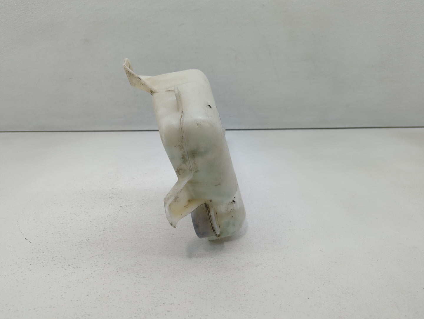 1999-2004 Ford Mustang Windshield Washer Fluid Reservoir Bottle Oem - Oemusedautoparts1.com